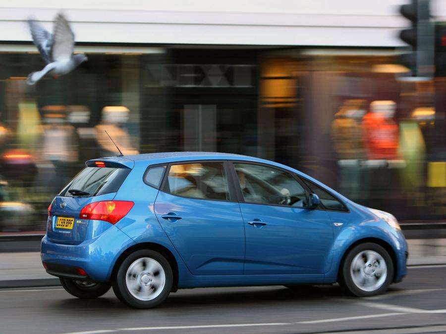  Kia Venga 2009 года  (UK) (фото 10 из 16)
